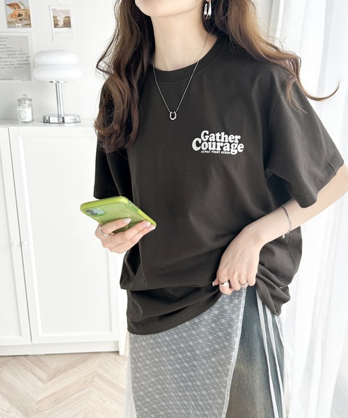 classicalelf(クラシカルエルフ)の「大人カジュアル。綿100%ワンポイントプリントロゴTシャツ(Tシャツ/カットソー・レディース・チャコール/ホワイト・SMALL/MEDIUM/LARGE/X-LARGE)」の8枚目の写真