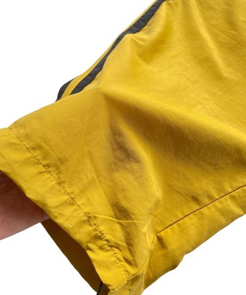 lilful(リルフル)の「サイドライン デザイン ナイロンワイドパンツ(その他パンツ・レディース・イエロー/ホワイト・S/L/M)」の6枚目の写真