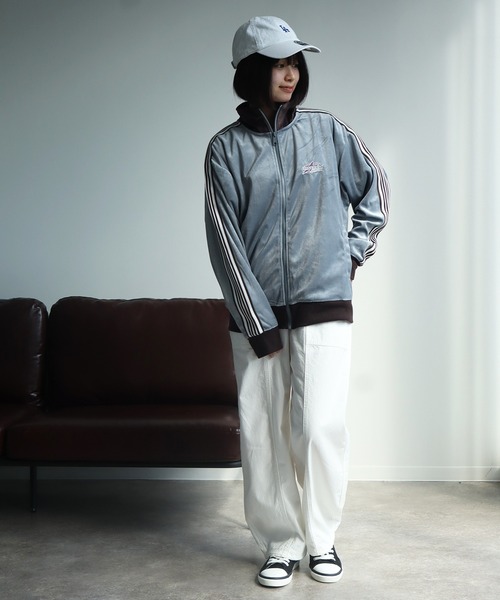 CONVERSE(コンバース)の「【CONVERSE/コンバース】ベロアテープライン トラックジャケット(ジャージ・メンズ・ワインレッド/ブルー系その他/クリーム/ブラック・LL/M/L)」の7枚目の写真