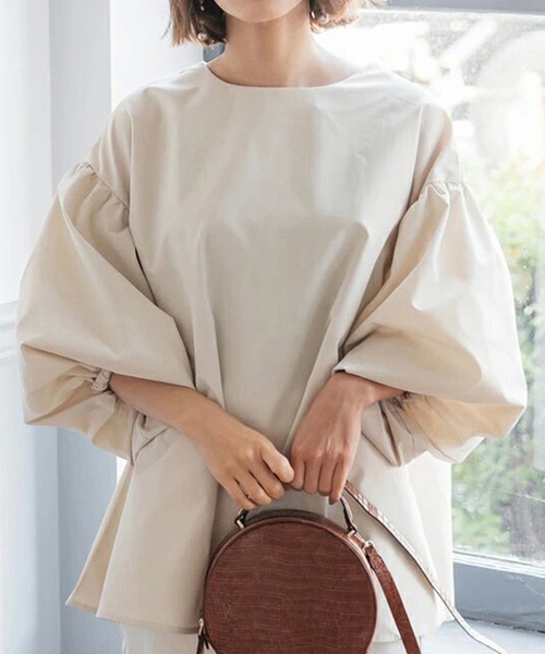 and it_（アンドイット）の「選べる2タイプ パフスリーブフレアシルエットブラウス（シャツ/ブラウス・レディース・ホワイト系2/ホワイト系1/ブラック系1/ベージュ系1/ベージュ系2/ピンク系1/ピンク系2/ブラック系2/グレー系1/グレー系2・M/L）」の7枚目の写真