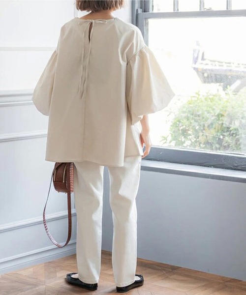 and it_（アンドイット）の「選べる2タイプ パフスリーブフレアシルエットブラウス（シャツ/ブラウス・レディース・ホワイト系2/ホワイト系1/ブラック系1/ベージュ系1/ベージュ系2/ピンク系1/ピンク系2/ブラック系2/グレー系1/グレー系2・M/L）」の21枚目の写真