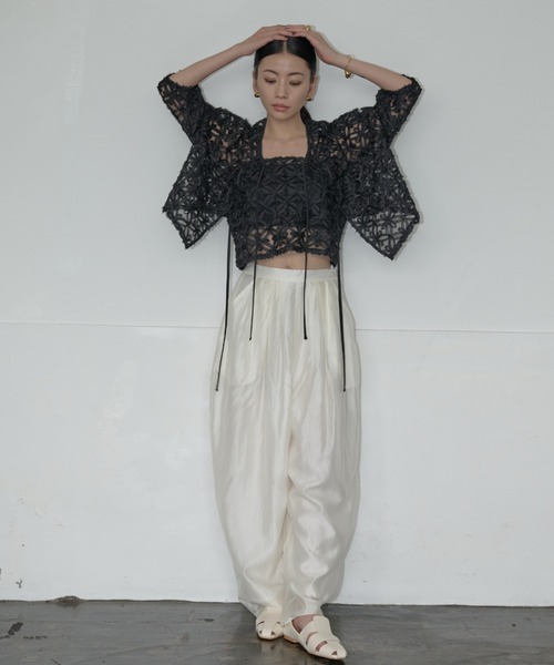 AIC.（エーアイシー）の「2WAYオーガンジーフラワーボレロ/アンサンブル可能（カーディガン/ボレロ・レディース・オフホワイト/ブラック・FREE）」の17枚目の写真