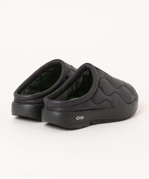 OOFOS（ウーフォス）の「OOFOS/ ウーフォス スリッポン WOMENS OOCOOZIE THERMO MULE レディーズ ウークージー サーモ ミュール リカバリー（サンダル・レディース・ブラック・23.0cm/25.0cm/24.0cm）」の2枚目の写真