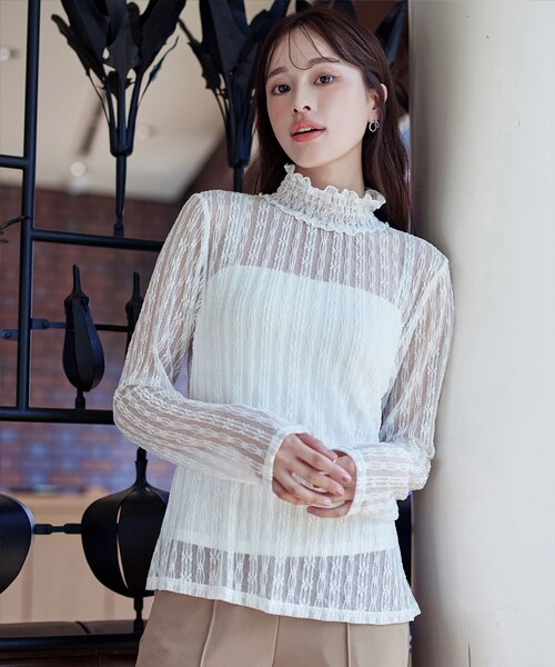 Tiaclasse(ティアクラッセ)の「【選べる4type】ハイネックカットソートップス(Tシャツ/カットソー・レディース・ベージュ/ホワイト/ブラック/オフホワイト・L/M)」の1枚目の写真