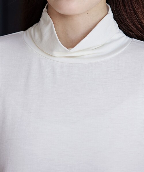 Tiaclasse(ティアクラッセ)の「【選べる4type】ハイネックカットソートップス(Tシャツ/カットソー・レディース・ベージュ/ホワイト/ブラック/オフホワイト・L/M)」の19枚目の写真
