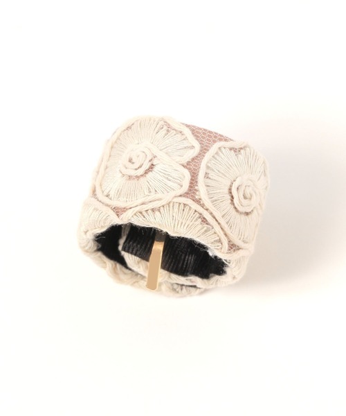 GLOBAL WORK（グローバルワーク）の「刺繍パチパチヘアカフ/138720（ヘアピン・レディース・その他2/その他1/その他4/その他3/その他6/その他7/その他5/ブラック系8/ホワイト系/ブルー/ホワイト系9/ベージュ/グレー/グレー系その他4/グレー系その他3・ONE SIZE）」の2枚目の写真