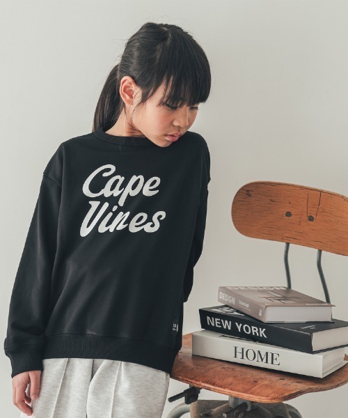 ZERO standerd(ゼロスタンダード)の「ZERO standard/ゼロスタンダード Cape Vinesトレーナー(スウェット・キッズ・サンドベージュ/チャコールグレー/ブラック・100cm/110cm/120cm/130cm/140cm/150cm/160cm)」の1枚目の写真