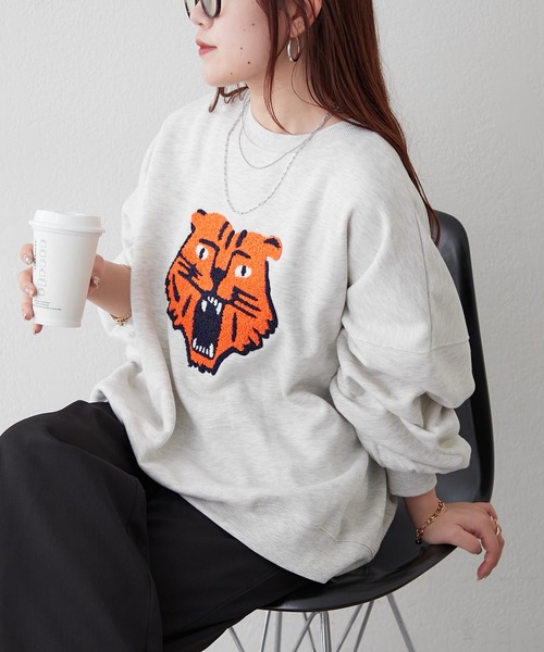 Remind me and forever（リマインドミーアンドフォーエバー）の「【リバイバル】トラサガラプルオーバー（スウェット・レディース・オートミール/ブラック/ボルドー・FREE）」の3枚目の写真