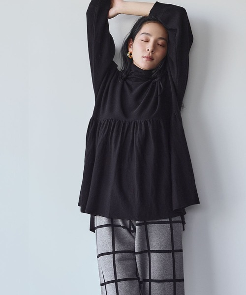 ELFRANK(エルフランク)の「《新色追加》ギャザー切替えチュニックニットプルオーバー(ニット/セーター・レディース・レッド/ブラック/グレー/グリーン/チャコールグレー・FREE)」の12枚目の写真