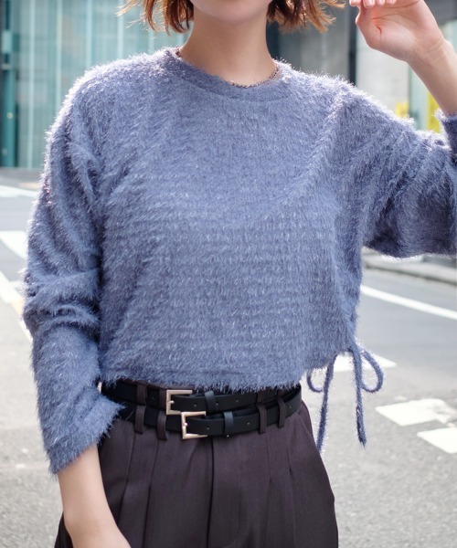 Rejoule(リジュール)の「サイドドロストラメシャギーニットトップス(Tシャツ/カットソー・レディース・ブラック/グレイッシュベージュ/ダークブルー・FREE)」の2枚目の写真