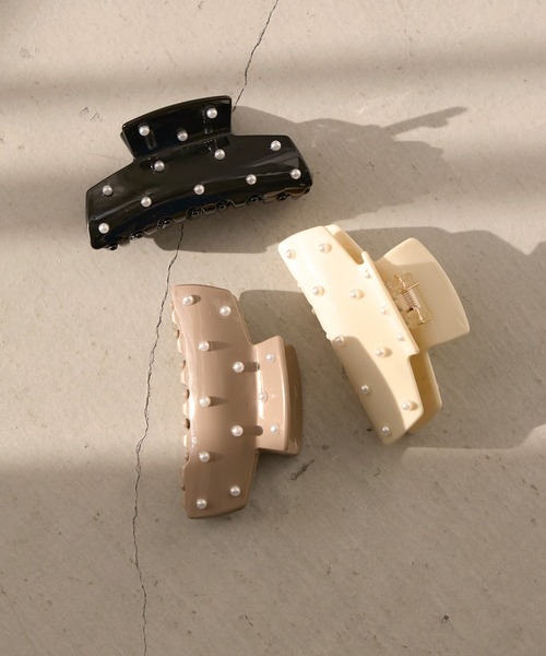 MIELI INVARIANT(ミエリインヴァリアント)の「Pearl Dot Hair Clip(バレッタ/ヘアクリップ・レディース・ブラック/アイボリー/グレイッシュベージュ・FREE)」の18枚目の写真