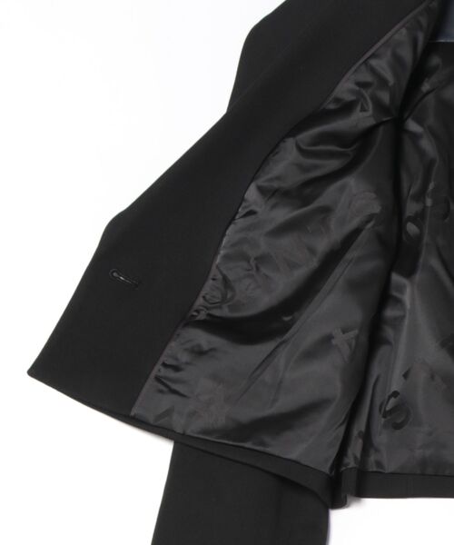 ALLSAINTS(オールセインツ)の「SHORES CROPPED RELAXED FIT BLAZER | SHORES クロップド リラックス フィット ブレザー(テーラードジャケット・レディース・ブラック・10/6/8/4)」の7枚目の写真