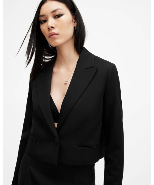 ALLSAINTS(オールセインツ)の「SHORES CROPPED RELAXED FIT BLAZER | SHORES クロップド リラックス フィット ブレザー(テーラードジャケット・レディース・ブラック・10/6/8/4)」の3枚目の写真