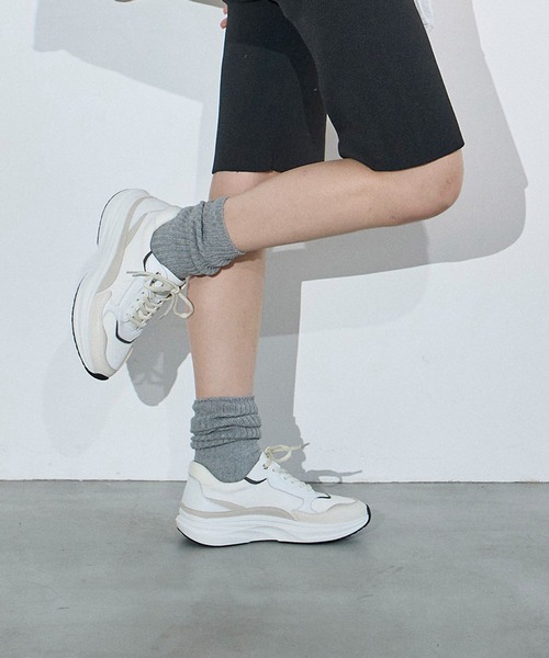 Mode et Jacomo（モードエジャコモ）の「【軽量】厚底レースアップスニーカー（スニーカー・レディース・ブラック/ベージュ/ホワイト・24.5cm/24cm/23.5cm/23cm/22.5cm）」の5枚目の写真