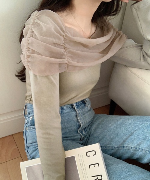 machatt のシャーリングトップス シャーリングスリーブシャツ（クリーム） | MACHATT ONLINE STORE