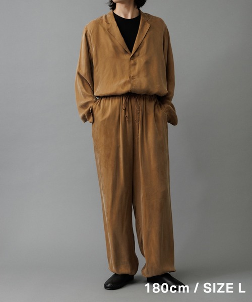 ADAM ET ROPE'（アダムエロペ）の「キュプラビスコース ワイドイージーパンツ  / セットアップ対応（その他パンツ・メンズ・イエロー系その他3/カーキ/スミクロ・M/L）」の9枚目の写真