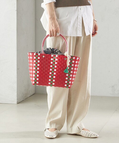 SHIPS(シップス)の「【SHIPS別注】UHURU:巾着付き バスケット バッグ S(トートバッグ・レディース・レッド/ブルー・ONE SIZE)」の3枚目の写真