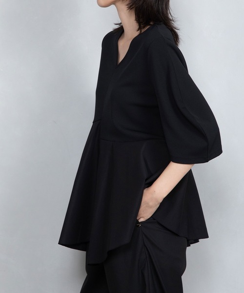 MARECHAL TERRE(マルシャルテル)の「ジョイントプルオーバー(Tシャツ/カットソー・レディース・ブラック/ホワイト/ネイビー/ライトベージュ・MEDIUM)」の8枚目の写真