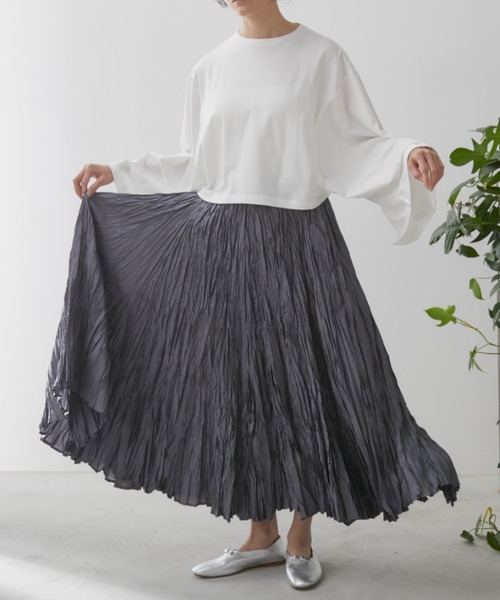 Libra Cue（リブラ キュー）の「クリンクルボリュームロングスカート（スカート・レディース・ベージュ/ブルー/グレー/ブラック/アイボリー・FREE）」の2枚目の写真