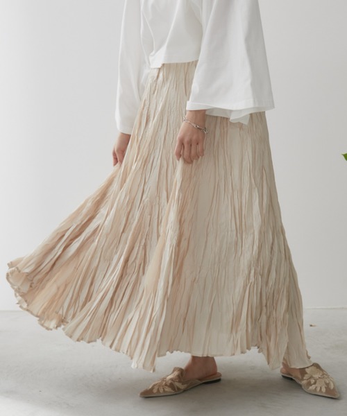 Libra Cue（リブラ キュー）の「クリンクルボリュームロングスカート（スカート・レディース・ベージュ/ブルー/グレー/ブラック/アイボリー・FREE）」の3枚目の写真