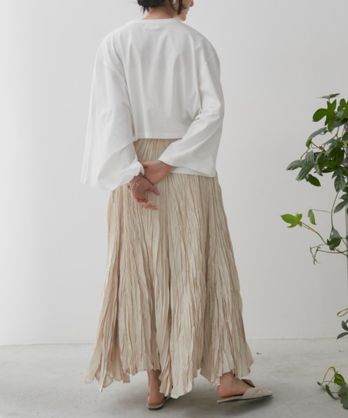 Libra Cue（リブラ キュー）の「クリンクルボリュームロングスカート（スカート・レディース・ベージュ/ブルー/グレー/ブラック/アイボリー・FREE）」の8枚目の写真