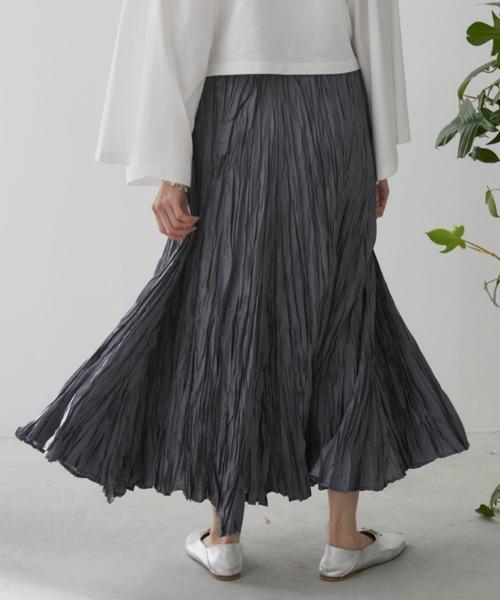 Libra Cue（リブラ キュー）の「クリンクルボリュームロングスカート（スカート・レディース・ベージュ/ブルー/グレー/ブラック/アイボリー・FREE）」の13枚目の写真