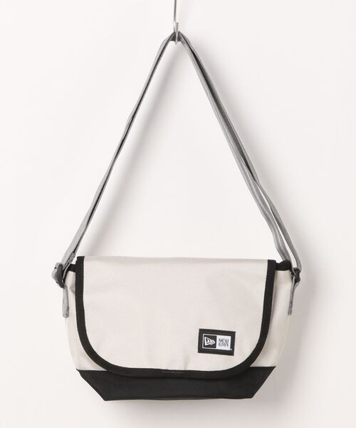 NEW ERA(ニューエラ)の「【NEW ERA/ニューエラ】SHOULDER BAG MINI(ショルダーバッグ・メンズ・ブラック/ストーン/ブラック系その他/サンドベージュ・FREE)」の4枚目の写真