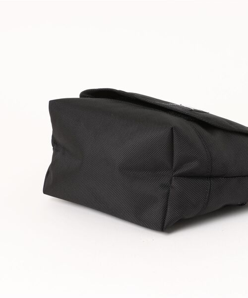 NEW ERA(ニューエラ)の「【NEW ERA/ニューエラ】SHOULDER BAG MINI(ショルダーバッグ・メンズ・ブラック/ストーン/ブラック系その他/サンドベージュ・FREE)」の6枚目の写真