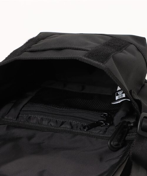 NEW ERA(ニューエラ)の「【NEW ERA/ニューエラ】SHOULDER BAG MINI(ショルダーバッグ・メンズ・ブラック/ストーン/ブラック系その他/サンドベージュ・FREE)」の7枚目の写真