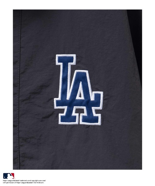 MLB(メジャーリーグベースボール)の「【ユニセックス】MLBパイピングトラックジャケット(その他アウター・メンズ・ネイビー/スミクロ/ブラック/ブラウン/グリーン・M/XL/L)」の12枚目の写真