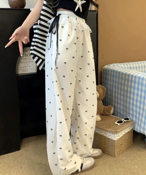 WESTSEA（ウエストシー）の「リボン柄 レースフリル付 ワイドパンツ（その他パンツ・レディース・ブラック/アイボリー・M/L）」の4枚目の写真