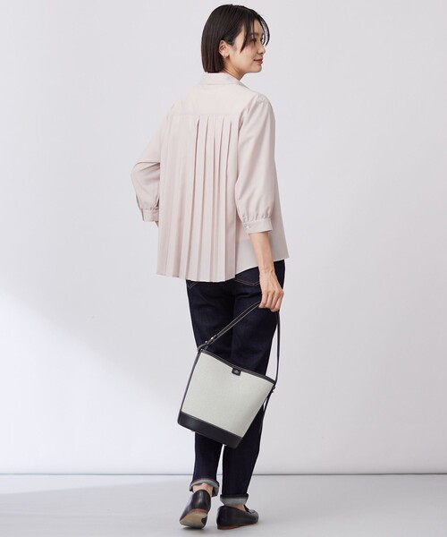 J.PRESS(ジェイプレス)の「【洗える】スパンローン バックプリーツ ブラウス(シャツ/ブラウス・レディース・ブルー系/ベージュ系/ピンク系・T13)」の13枚目の写真