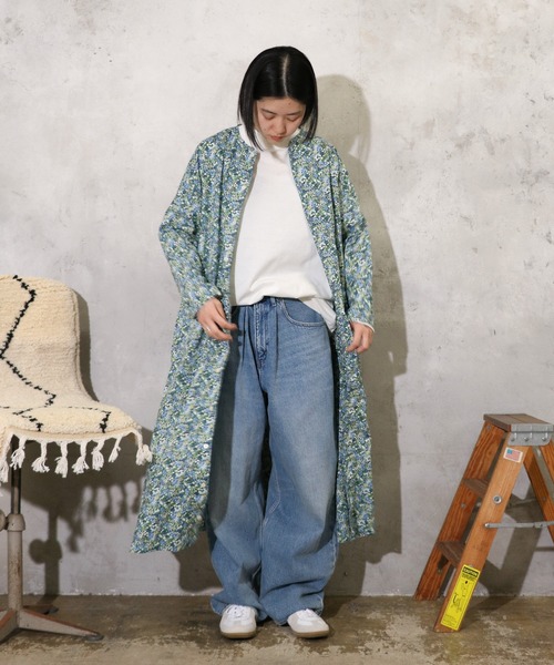 HARVESTY（ハーベスティ）の「HARVESTY / ハーベスティー FLORAL PRINTED LAWN ATELIER ROBE (A42502) 花柄ローン アトリエローブ シャツワンピース（ワンピース・レディース・ブルー/レッド・1/2）」の4枚目の写真