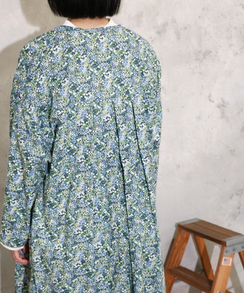 HARVESTY（ハーベスティ）の「HARVESTY / ハーベスティー FLORAL PRINTED LAWN ATELIER ROBE (A42502) 花柄ローン アトリエローブ シャツワンピース（ワンピース・レディース・ブルー/レッド・1/2）」の9枚目の写真