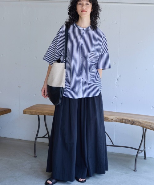 Libra Cue（リブラ キュー）の「バンドカラーラウンドヘムシャツ（シャツ/ブラウス・レディース・ブルー/ブラック/ネイビー/ホワイト/ドット・FREE）」の22枚目の写真