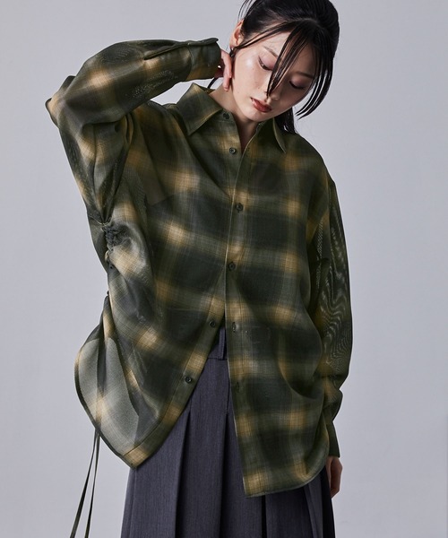 nui nullu(ヌイヌル)の「【nui nullu】サイドシャーリングオーバーサイズシアーチェックシャツ(シャツ/ブラウス・レディース・イエロー/レッド/ブラック・FREE)」の13枚目の写真