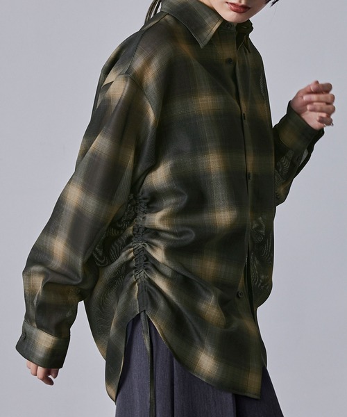 nui nullu(ヌイヌル)の「【nui nullu】サイドシャーリングオーバーサイズシアーチェックシャツ(シャツ/ブラウス・レディース・イエロー/レッド/ブラック・FREE)」の14枚目の写真