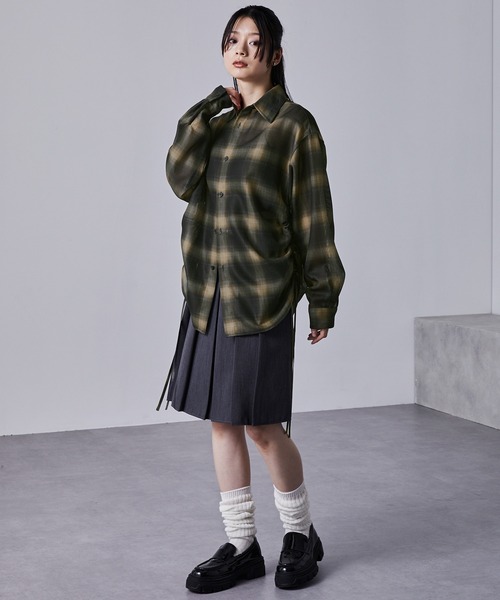 nui nullu(ヌイヌル)の「【nui nullu】サイドシャーリングオーバーサイズシアーチェックシャツ(シャツ/ブラウス・レディース・イエロー/レッド/ブラック・FREE)」の19枚目の写真