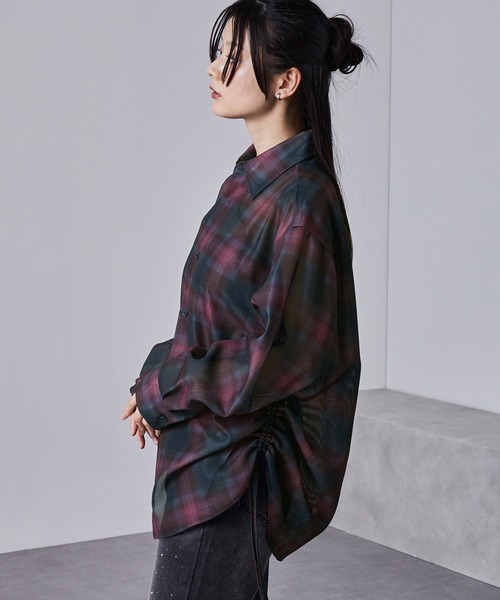 nui nullu(ヌイヌル)の「【nui nullu】サイドシャーリングオーバーサイズシアーチェックシャツ(シャツ/ブラウス・レディース・イエロー/レッド/ブラック・FREE)」の5枚目の写真