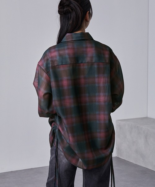 nui nullu(ヌイヌル)の「【nui nullu】サイドシャーリングオーバーサイズシアーチェックシャツ(シャツ/ブラウス・レディース・イエロー/レッド/ブラック・FREE)」の6枚目の写真