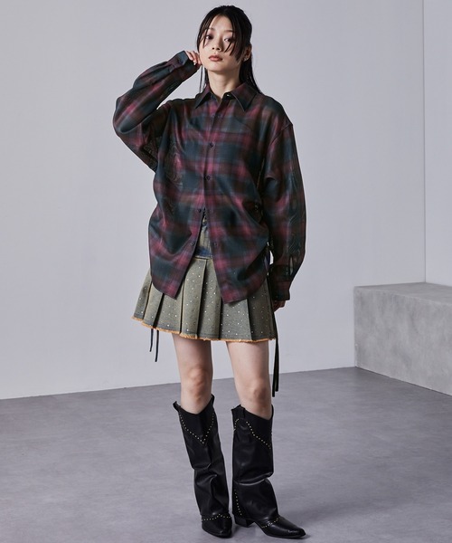 nui nullu(ヌイヌル)の「【nui nullu】サイドシャーリングオーバーサイズシアーチェックシャツ(シャツ/ブラウス・レディース・イエロー/レッド/ブラック・FREE)」の7枚目の写真