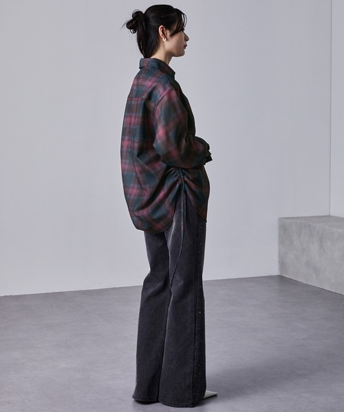 nui nullu(ヌイヌル)の「【nui nullu】サイドシャーリングオーバーサイズシアーチェックシャツ(シャツ/ブラウス・レディース・イエロー/レッド/ブラック・FREE)」の10枚目の写真