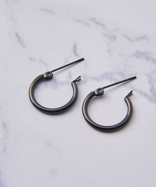 TETE HOMME(テットオム)の「14mmペア フープピアス(ピアス(両耳用)・レディース・ゴールド/ブラック/シルバー・FREE)」の4枚目の写真