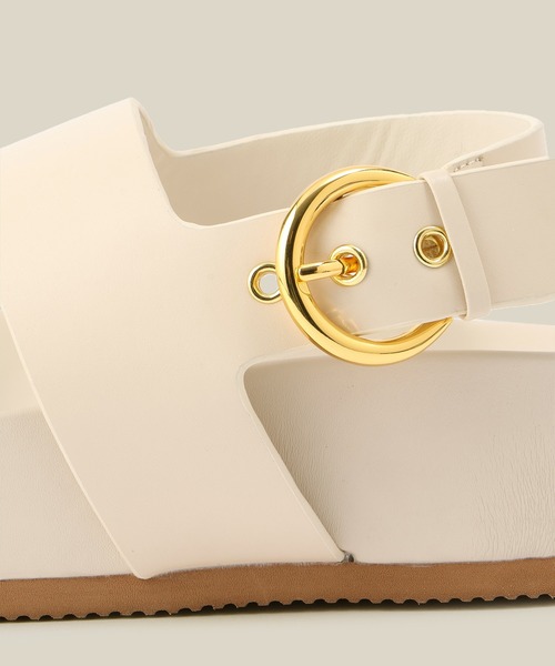 ROPE'(ロペ)の「スプリットレザーフットベッドサンダル(サンダル・レディース・ブラック/ベージュ・37/36.5/36/37.5)」の7枚目の写真