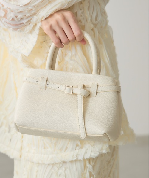&. NOSTALGIA(アンドドットノスタルジア)の「【ZOZO限定】ベルトミニハンドバッグ(ハンドバッグ・レディース・ブラック/アイボリー・FREE)」の2枚目の写真