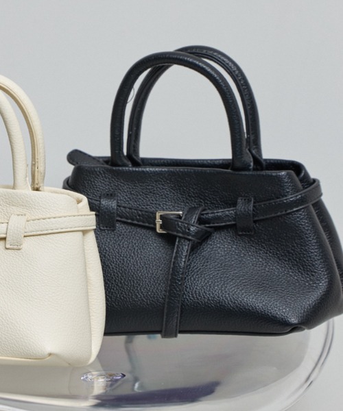 &. NOSTALGIA(アンドドットノスタルジア)の「【ZOZO限定】ベルトミニハンドバッグ(ハンドバッグ・レディース・ブラック/アイボリー・FREE)」の5枚目の写真