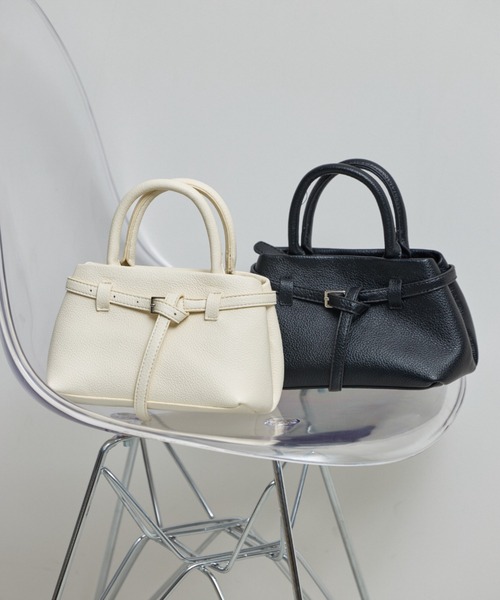 &. NOSTALGIA(アンドドットノスタルジア)の「【ZOZO限定】ベルトミニハンドバッグ(ハンドバッグ・レディース・ブラック/アイボリー・FREE)」の6枚目の写真