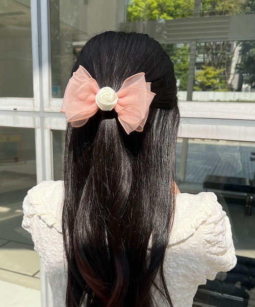 F i.n.t(フィント)の「【一部店舗限定展開/6色展開】ローズシアーリボンクリップ/fint フィント(バレッタ/ヘアクリップ・レディース・ピンクベージュ/ライトピンク/ブラック/ライトグレー/ラベンダー/オフホワイト・FREE)」の5枚目の写真