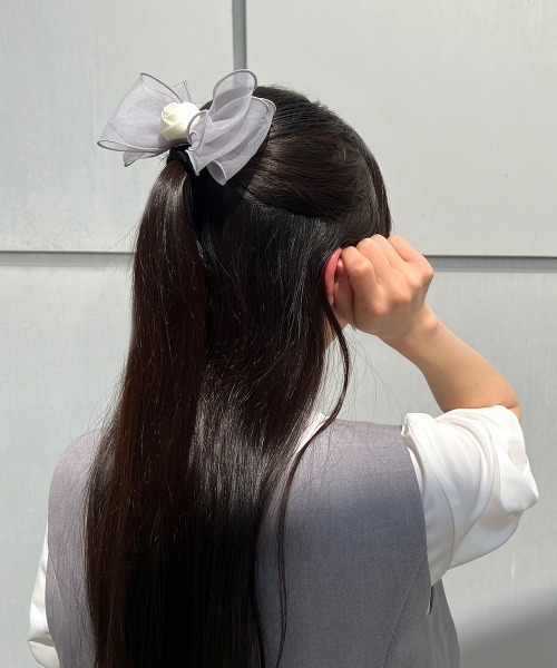 F i.n.t(フィント)の「【一部店舗限定展開/6色展開】ローズシアーリボンクリップ/fint フィント(バレッタ/ヘアクリップ・レディース・ピンクベージュ/ライトピンク/ブラック/ライトグレー/ラベンダー/オフホワイト・FREE)」の3枚目の写真