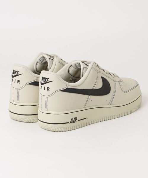 NIKE(ナイキ)の「AIR FORCE 1 07 LV8(スニーカー・メンズ・ベージュ系その他・28.0cm/27.5cm/27.0cm/26.5cm/26.0cm/25.5cm/29.0cm)」の2枚目の写真